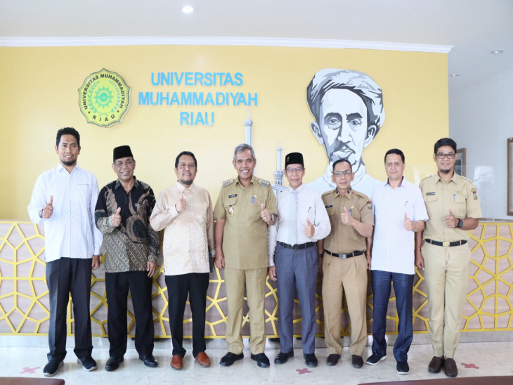 Pj Bupati Kampar Dr. Kamsol, MM Silaturrahmi dengan Rektor dan Civitas UMRI